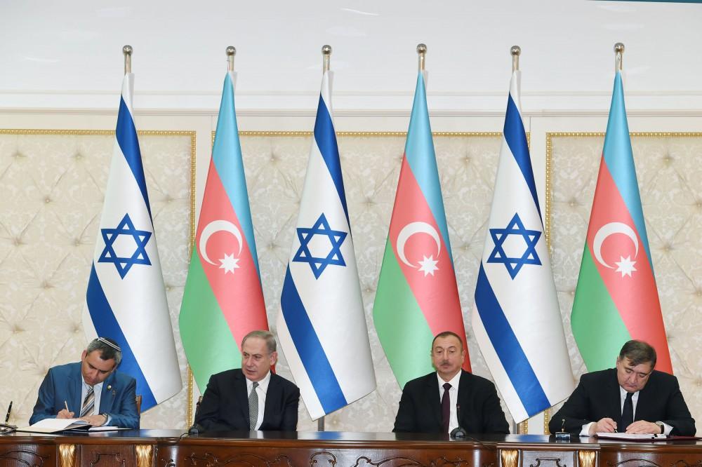 Azerbaijan, Israel sign documents (PHOTO)