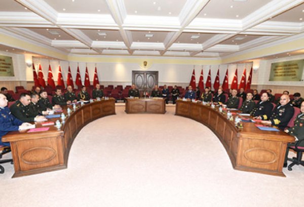 Azerbaycan ve Türkiye askeri diyalog için masaya oturdu