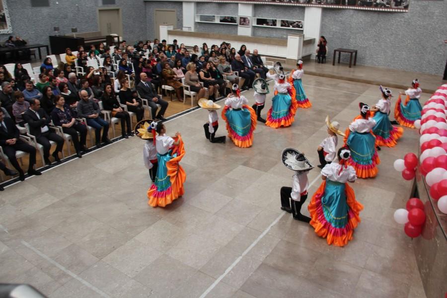 Танцевальный праздник в Баку