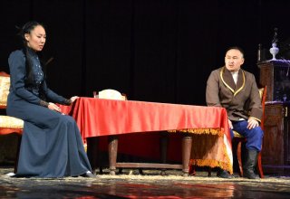 "Дождись меня": спектакль по произведению Али Амирли на российском фестивале