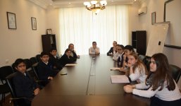 Встреча бакинских школьников с творчеством Василия Кандинского (ФОТО)