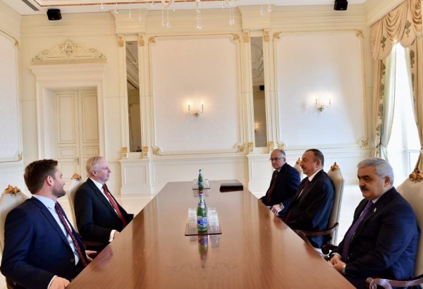 Ilham Aliyev receives BP Chief Executive Officer (PHOTO)