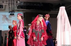 Türk Dünyası Kadın Kıyafetleri Defilesi Azerbaycan'da sahne aldı