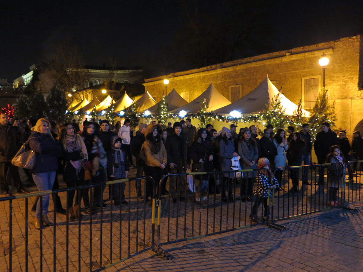 Новогодняя ярмарка в Баку – поездка в Стамбул, самое лучшее письмо Деду Морозу (ФОТО)