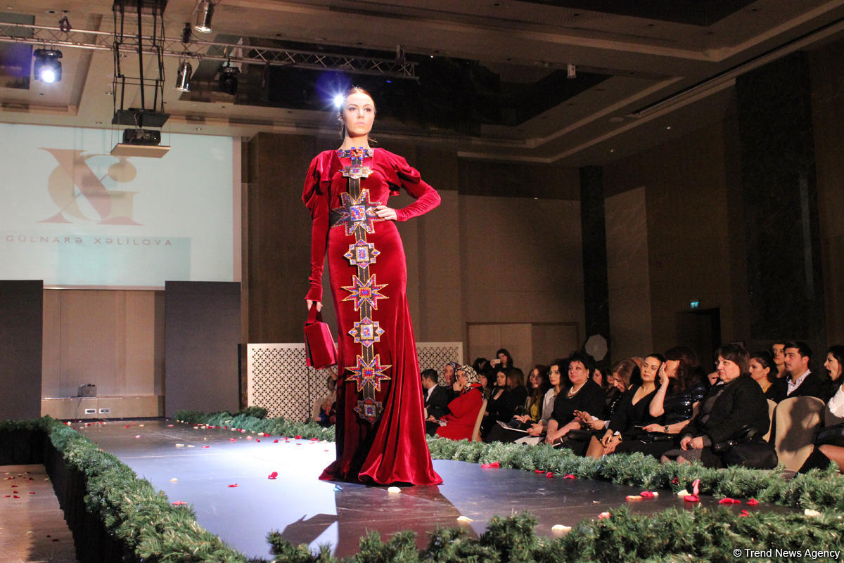Türk Dünyası Kadın Kıyafetleri Defilesi Azerbaycan'da sahne aldı - Gallery Image