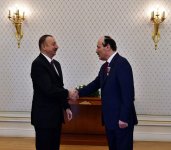 Ilham Aliyev receives head of Dagestan Republic  (PHOTO)