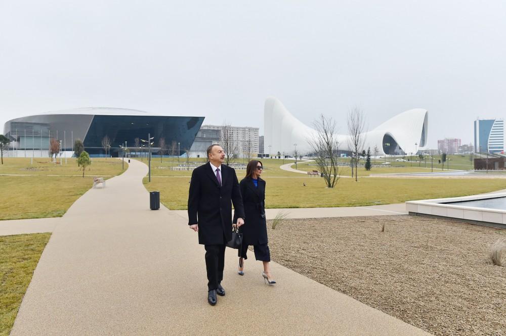 Президент Азербайджана и его супруга приняли участие в открытии в Баку нового парка отдыха  (ФОТО)