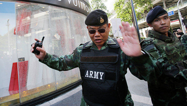 Неизвестный устроил пять взрывов на территории дома правительства Таиланда