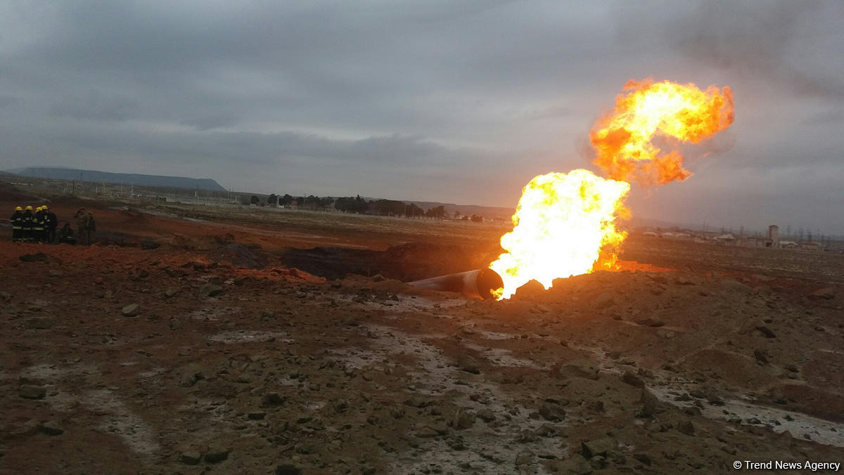 Взрыв на газопроводе в Баку (ФОТО)