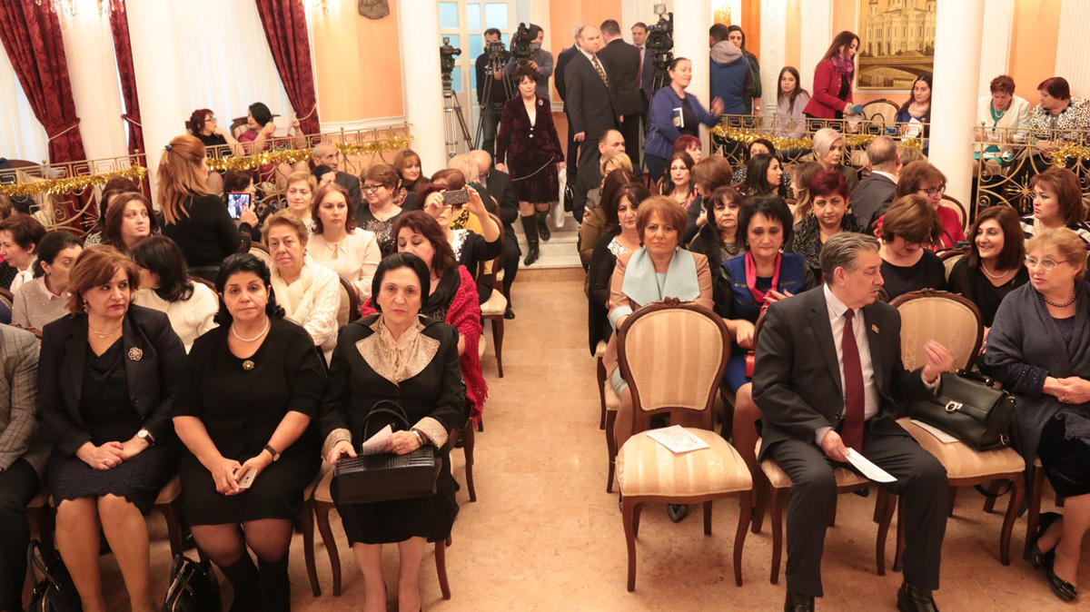 В Баку состоялась новогодняя встреча с учителями (ФОТО)