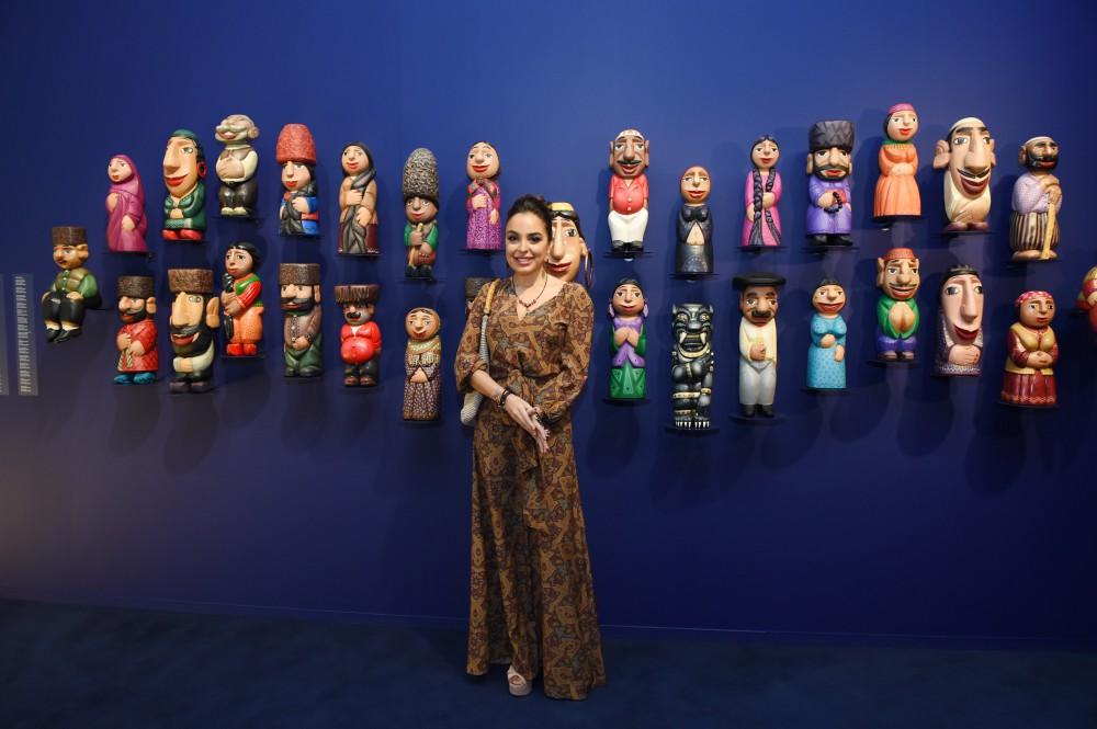 Вице-президент Фонда Гейдара Алиева Лейла Алиева ознакомилась с выставкой "Кукла в искусстве" (ФОТО)