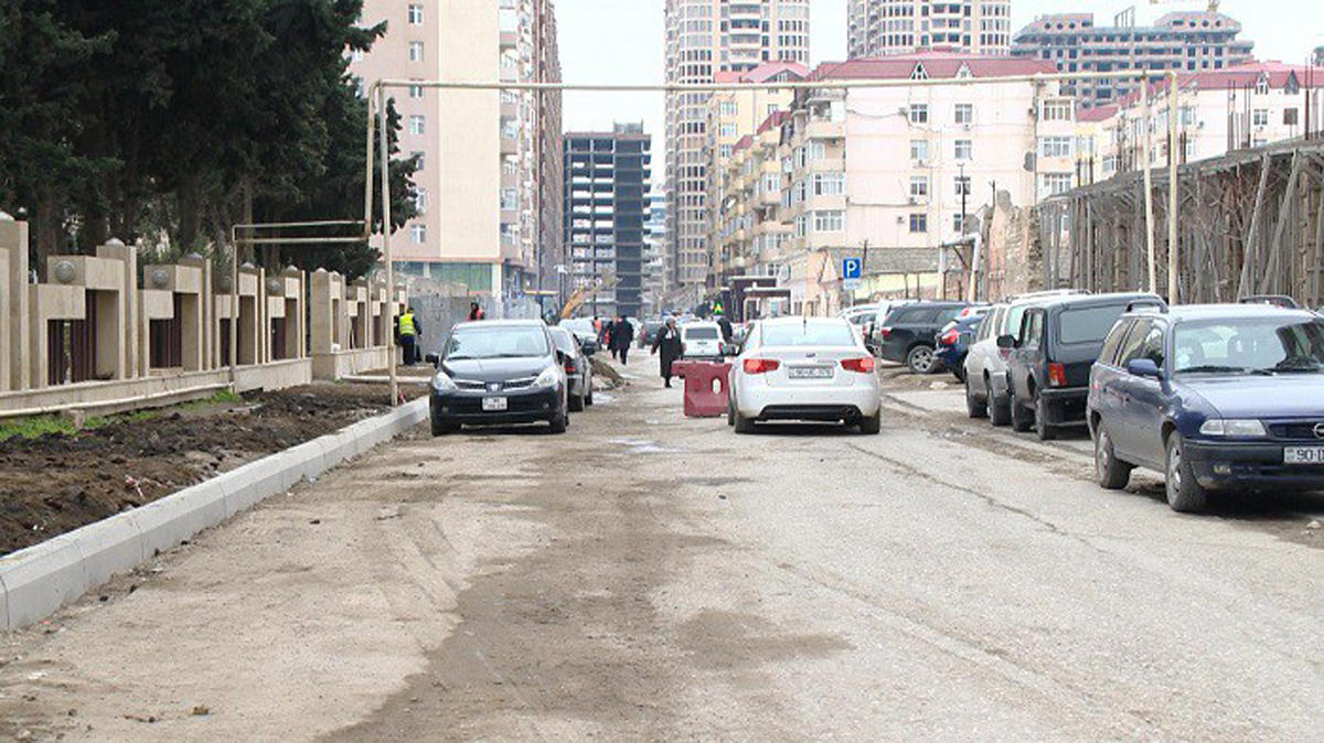 В Баку ремонтируется одна из улиц (ФОТО, ВИДЕО)