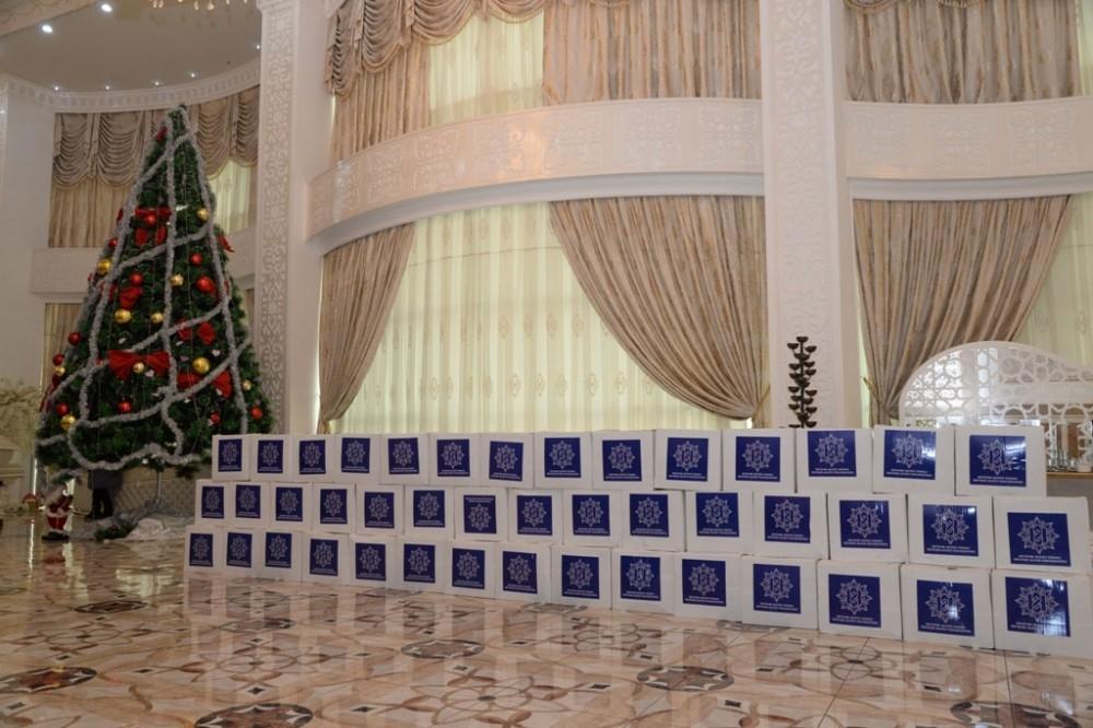 Heydar Aliyev Foundation distributes gifts to low-income families (PHOTO)