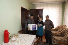 По инициативе Фонда Гейдара Алиева переданы праздничные подарки более 165 тысячам малообеспеченных семей (ФОТО)