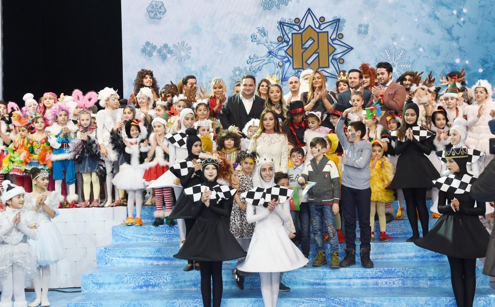 Heydar Aliyev Foundation arranges New Year party for children (PHOTO)