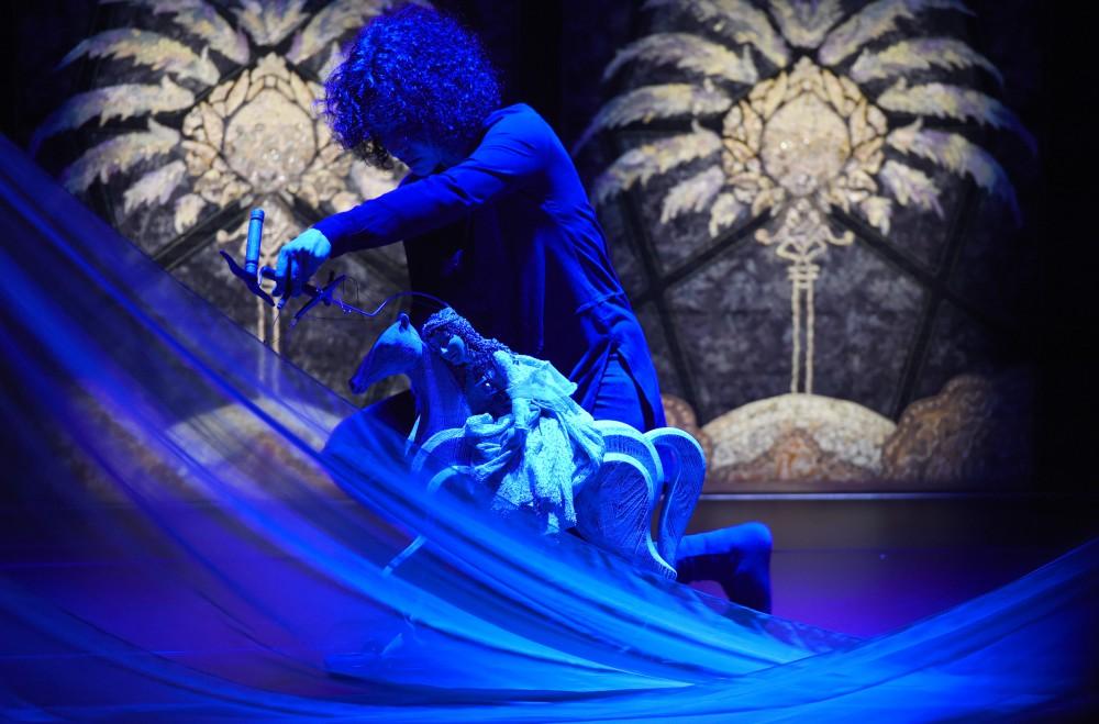 Mehriban Aliyeva watches mugham opera at Marionette Theatre (PHOTO)