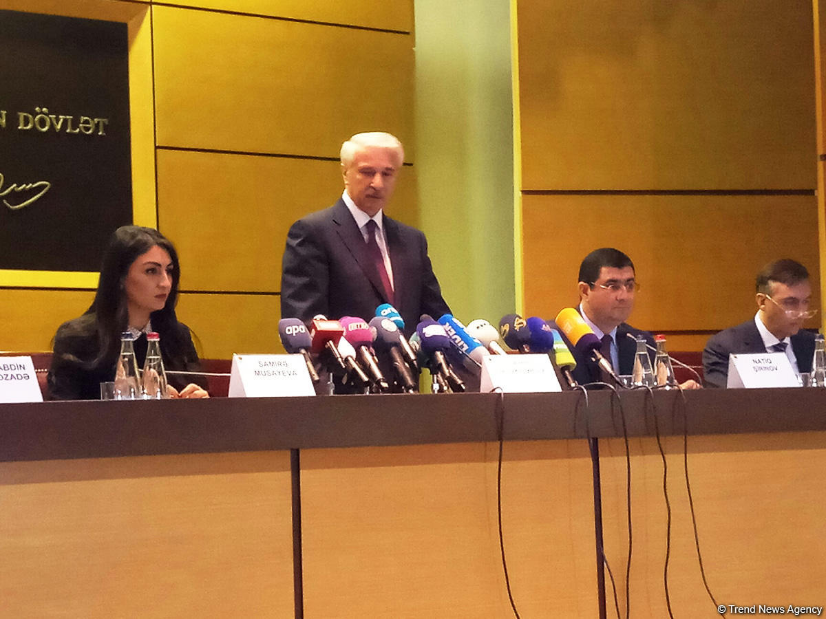 Минналогов Азербайджана работает над увеличением поступлений в 2017 году - замминистра (ФОТО)
