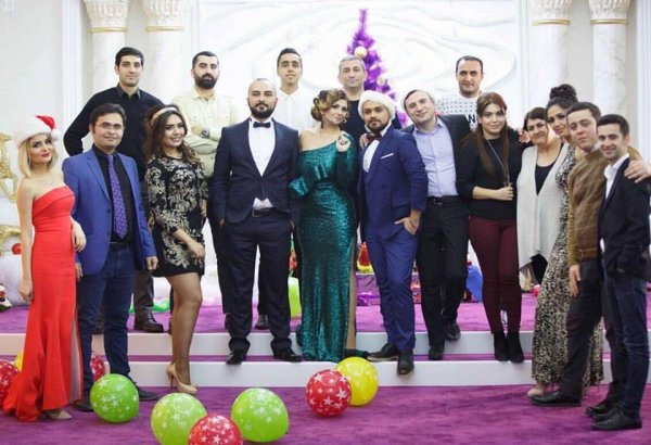 Кто из азербайджанских телеведущих сыграет свадьбу 31 декабря? (ВИДЕО)