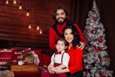 Новогодняя семейная фотосессия Гюнешь: "Поздравляю всех азербайджанцев!" (ФОТО)