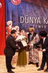 Азербайджанский певец удостоен в Измире награды турецких бизнесменов (ФОТО)
