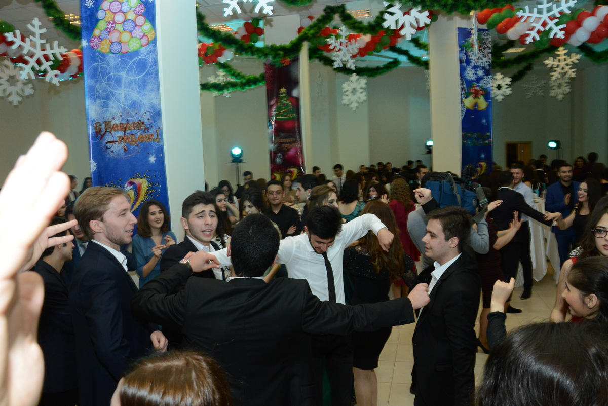 Главным событием этого года в Бакинском филиале МГУ стало открытие Физического факультета (ФОТО)
