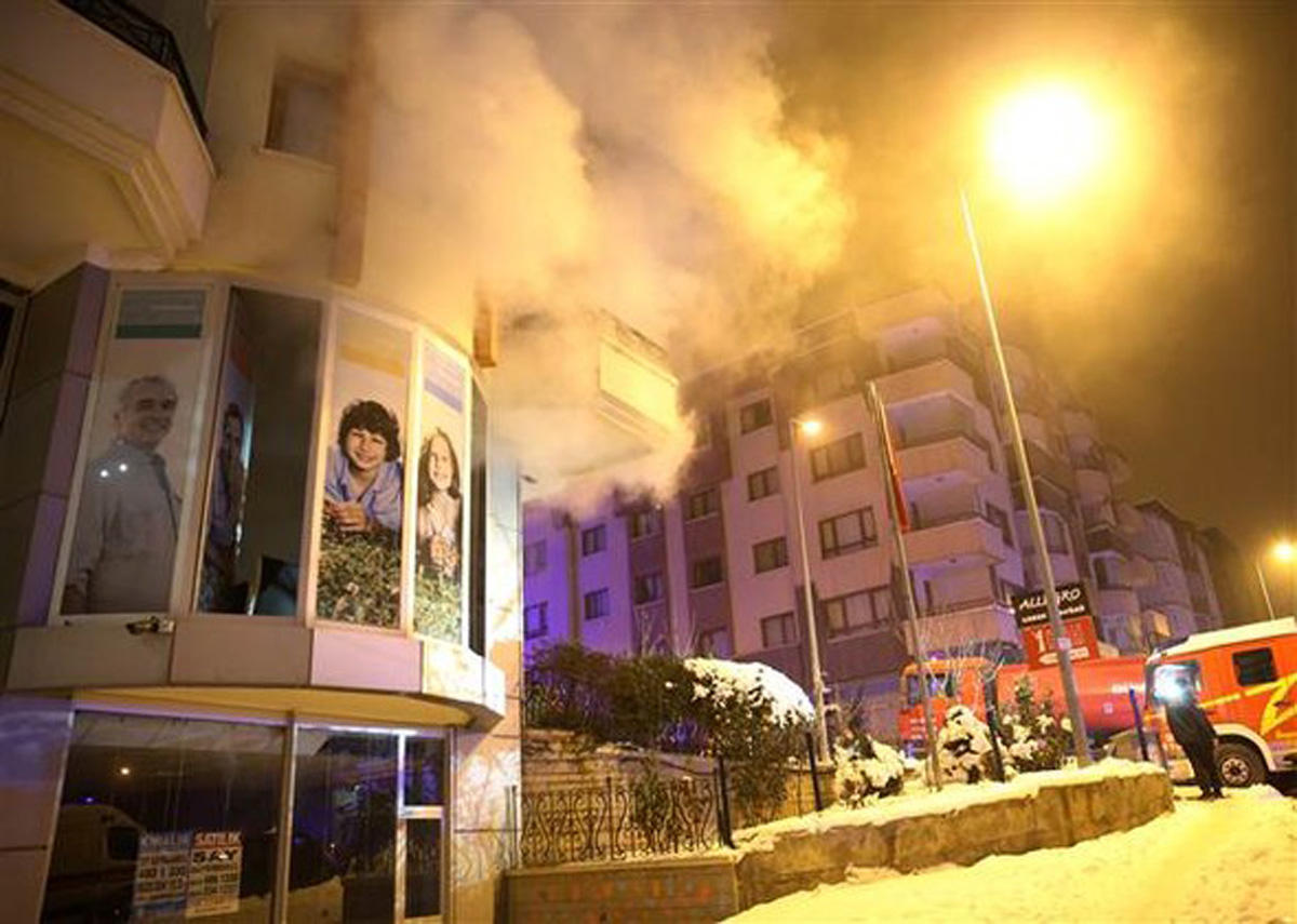 Ankara'da çıkan yangında 30 kişi etkilendi
