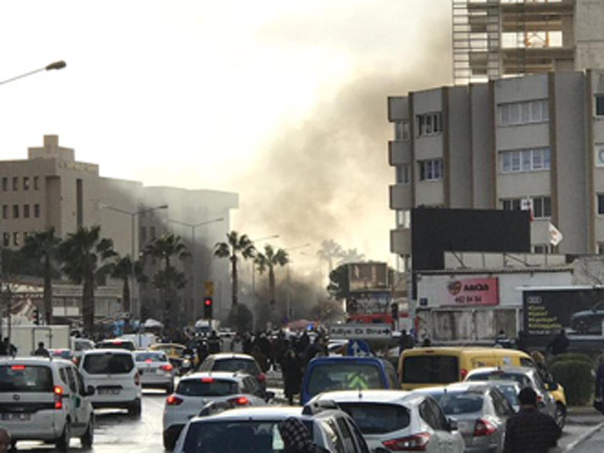 Son Dakika: İzmir'de adliye yakınında patlama: 2 şehit 10 yaralı