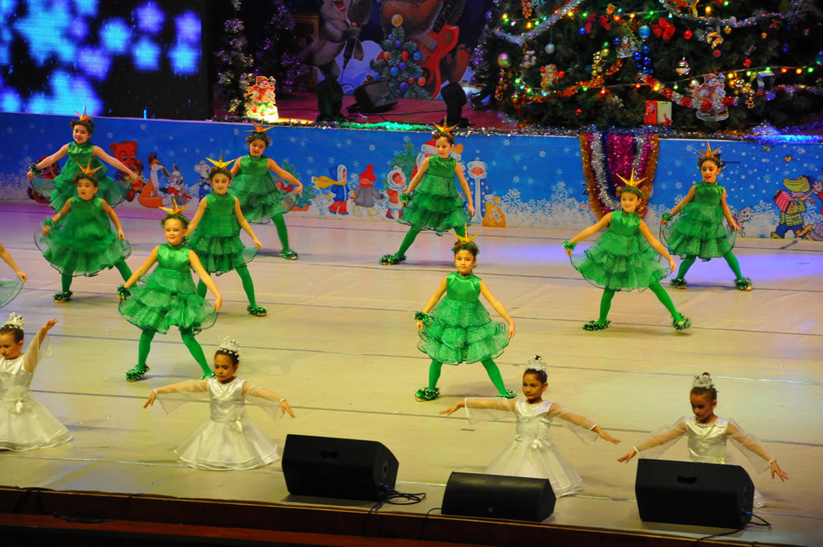 Новогодний праздник "Снежинки" в Баку с участниками фестиваля "Зима" (ФОТО)