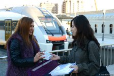 Электропоезд Баку-Сумгайыт перевез миллионного пассажира (ФОТО)