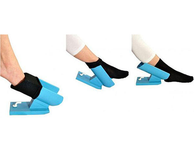 Разработано приспособление для надевания носков (ВИДЕО)