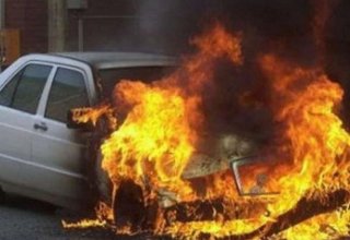 Şabran rayonunda "Mercedes" yanıb