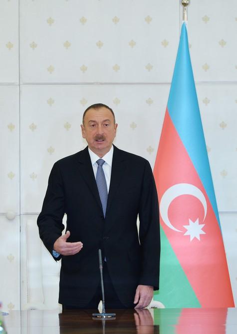 Ilham Aliyev chairs meeting of Cabinet of Ministers (PHOTO)