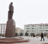Prezident İlham Əliyev Naxçıvanda ümummilli lider Heydər Əliyevin abidəsini ziyarət edib  (FOTO)