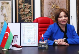 Известная азербайджанская актриса удостоена международного ордена (ФОТО)