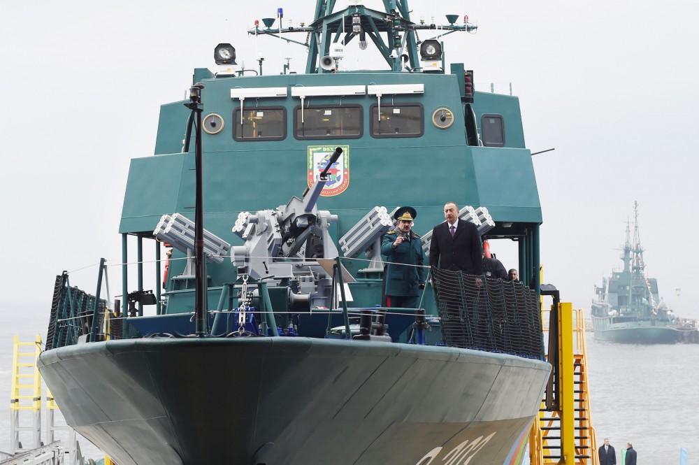 Президент Ильхам Алиев ознакомился с кораблем "Туфан" и новой спецтехникой Береговой охраны Госпогранслужбы  (ФОТО)