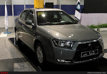 Iran’s giant carmaker unveils two new models  (PHOTO)