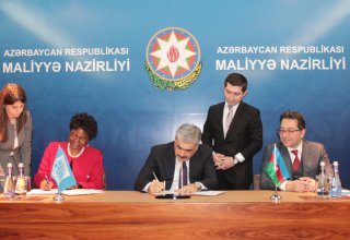 Azerbaijan, WB sign loan agreement on TANAP (PHOTO)