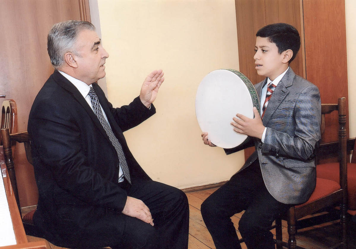 Ханенде Гасым Алиев - Учитель, воспитывающий талантливую молодежь (ФОТО)