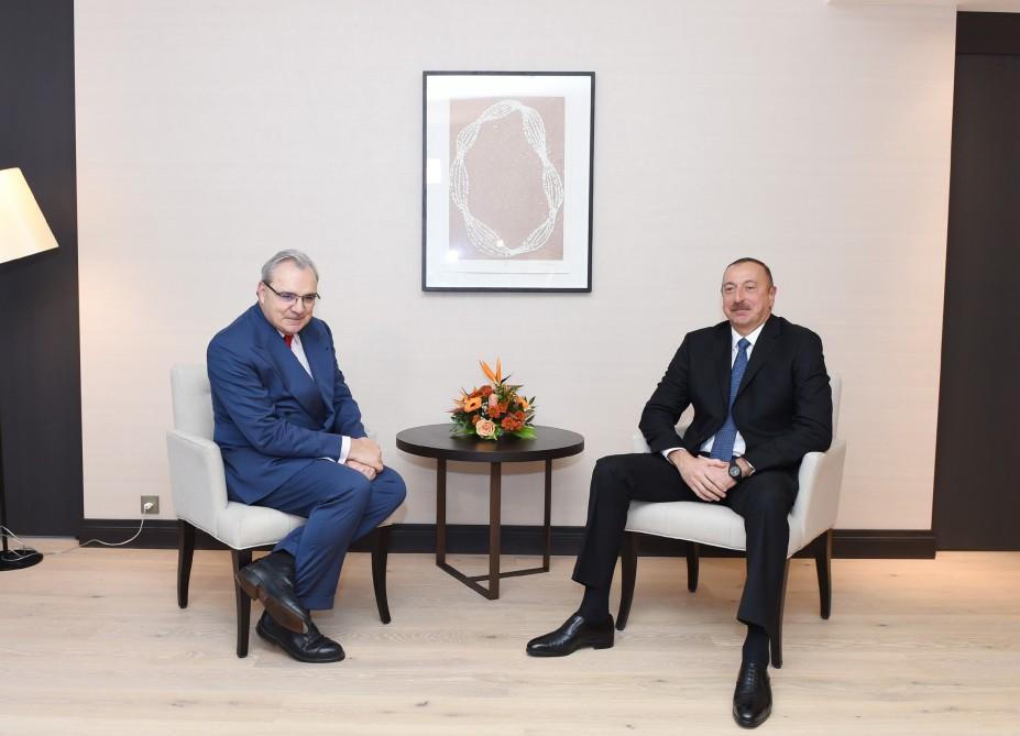 Ilham Aliyev meets Suez Environnement CEO in Davos