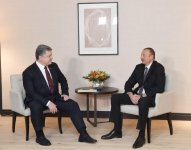 Ilham Aliyev meets Ukraine's Poroshenko (PHOTO)
