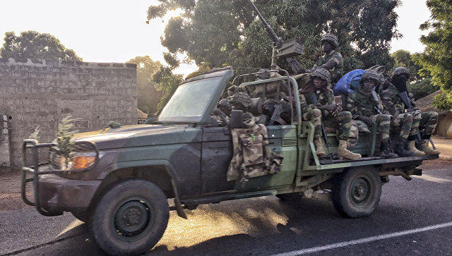 Senegal askerleri Gambiya'ya girdi