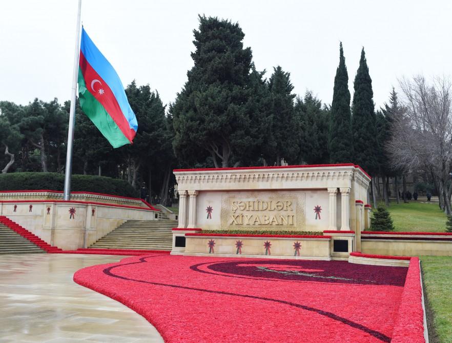 В Азербайджане в связи с годовщиной «Черного января» на одну минуту приостановлено движение транспорта
