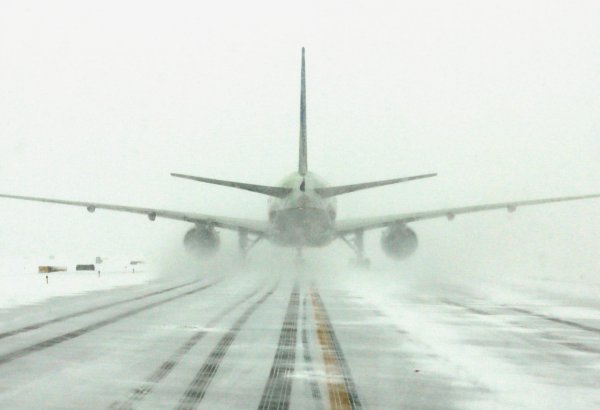 Вылеты из аэропорта в Тегеране приостановлены из-за снегопада