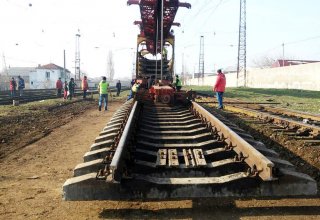 Азербайджан на две трети завершил ремонт ж/д Баку-Беюк Кесик