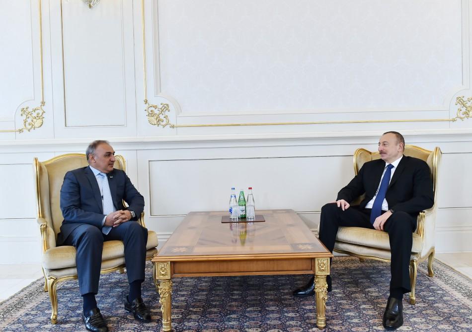 Ilham Aliyev receives credentials of new Pakistani envoy (PHOTO)
