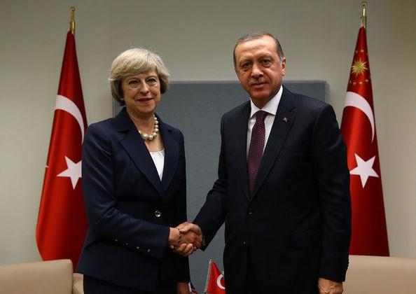 Cumhurbaşkanı Erdoğan, İngiltere Başbakanı May'i kabul etti
