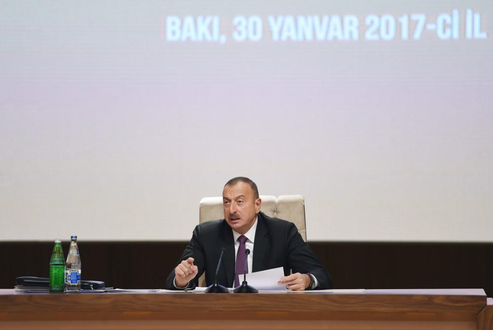 Президент Ильхам Алиев принял участие в конференции в рамках Госпрограммы социально-экономического развития регионов Азербайджана  (ФОТО)