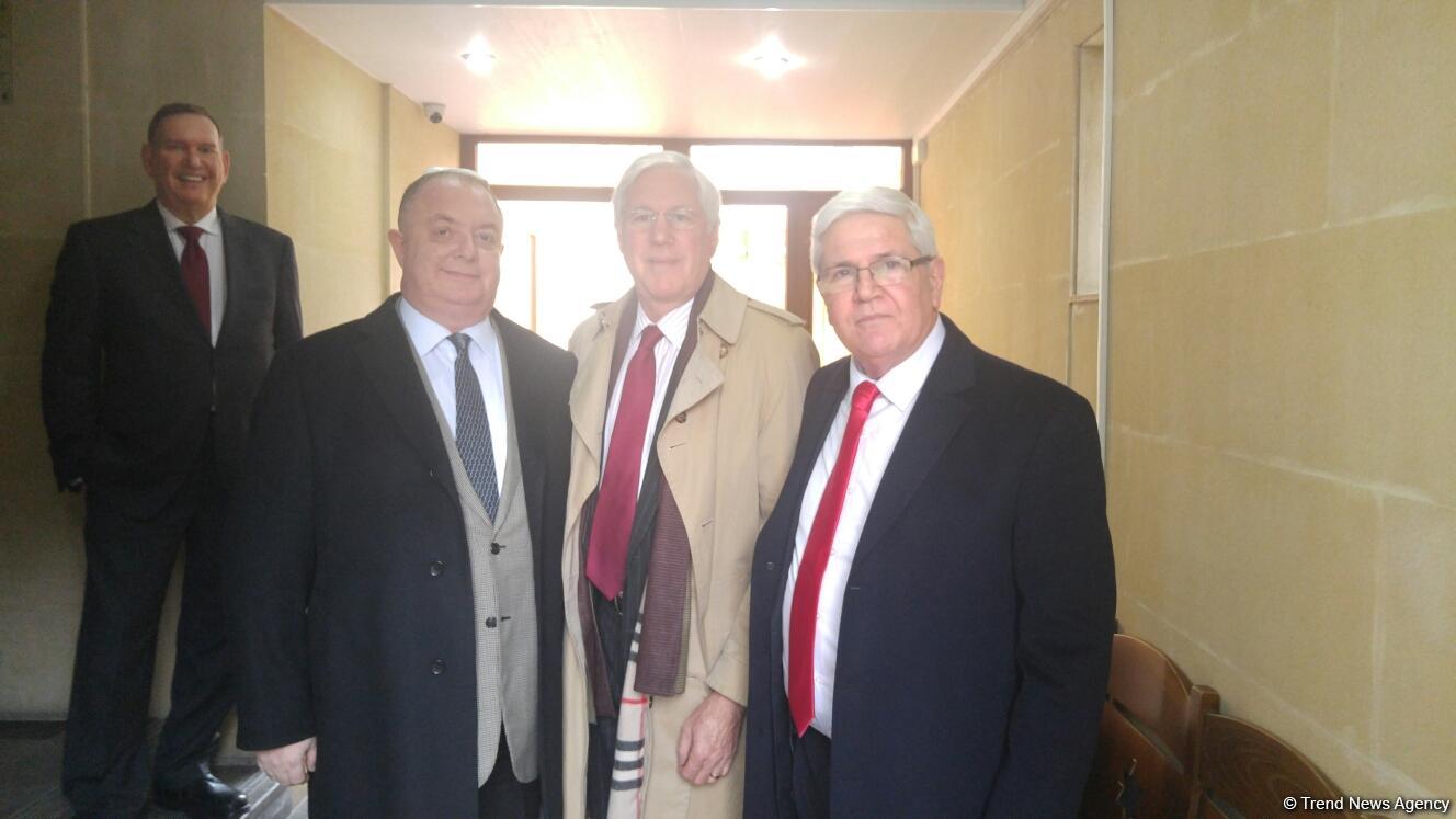 Президент и исполнительный директор Американского еврейского комитета побывали в синагоге в Баку (ФОТО)