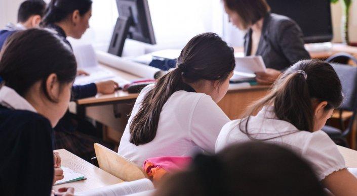 Школы Казахстана введут обучение на английском языке