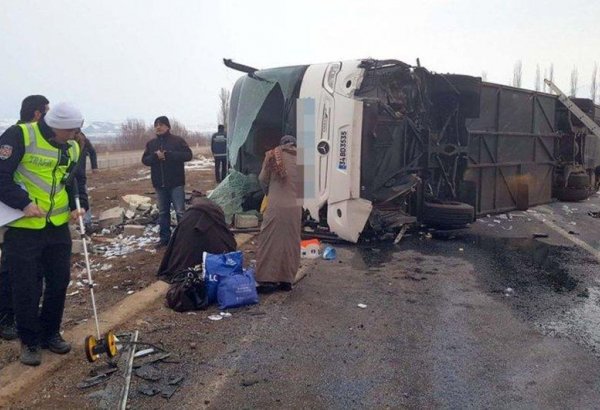 1 killed, 20 injured in traffic accident in Turkey
